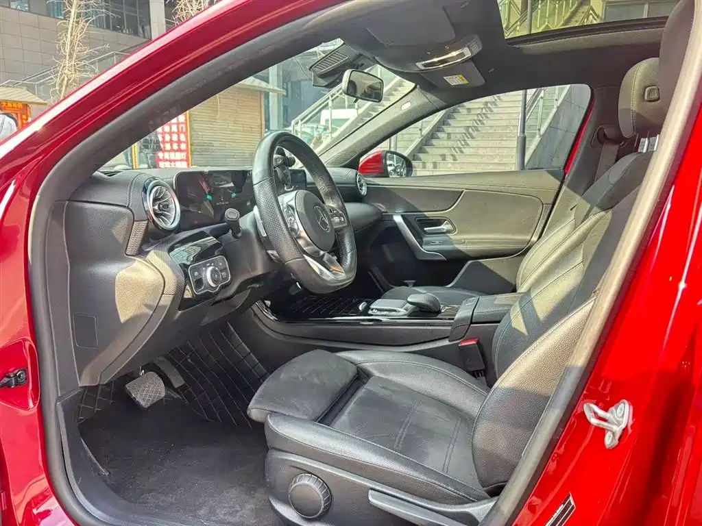 Mercedes-Benz A-Class 2022 Facelift A 200 L Sport Sedan Dynamic фото 4