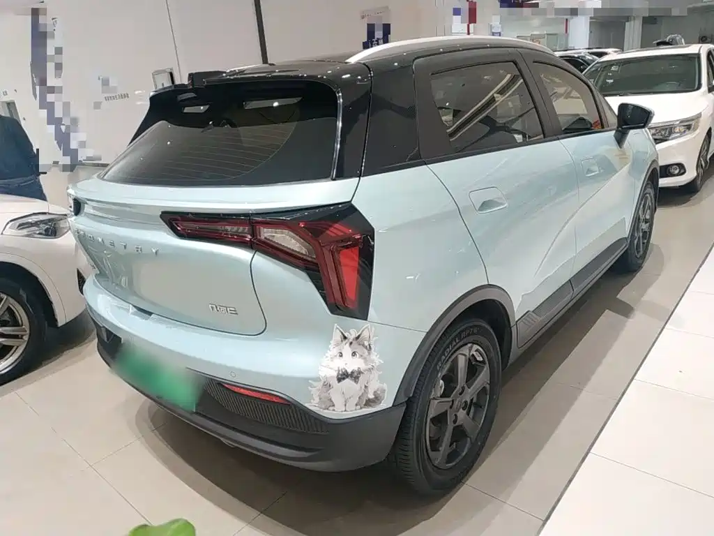 Фото 5 - Geely Geometry E Firefly