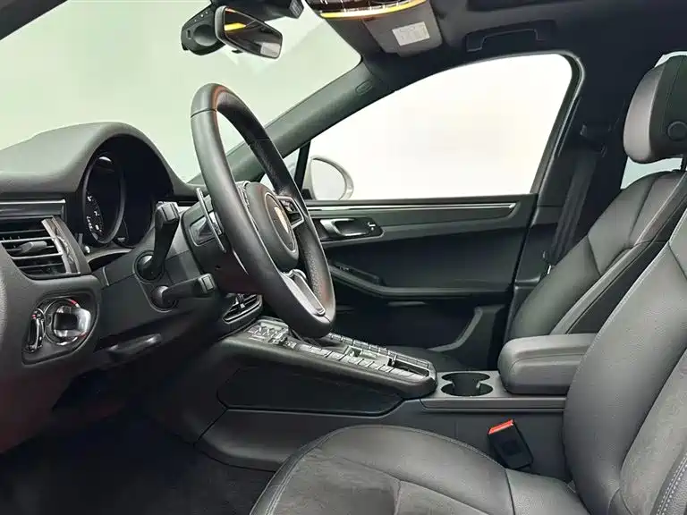 Porsche Macan 2021 Macan 2.0T фото 9