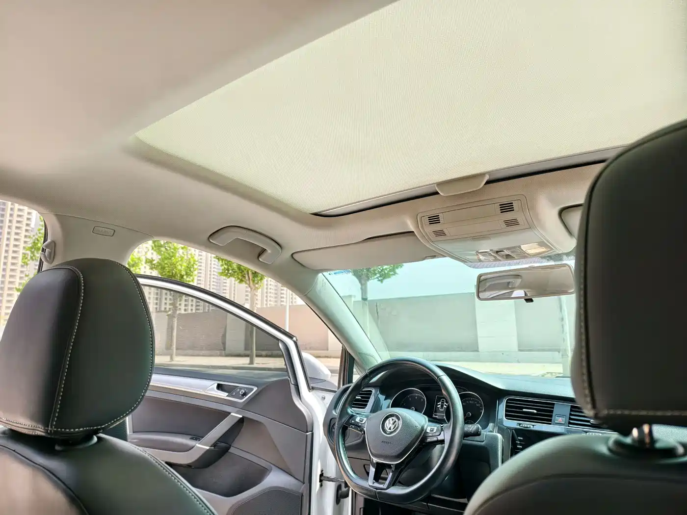 Volkswagen Golf 2020 200TSI DSG Comfort фото 10