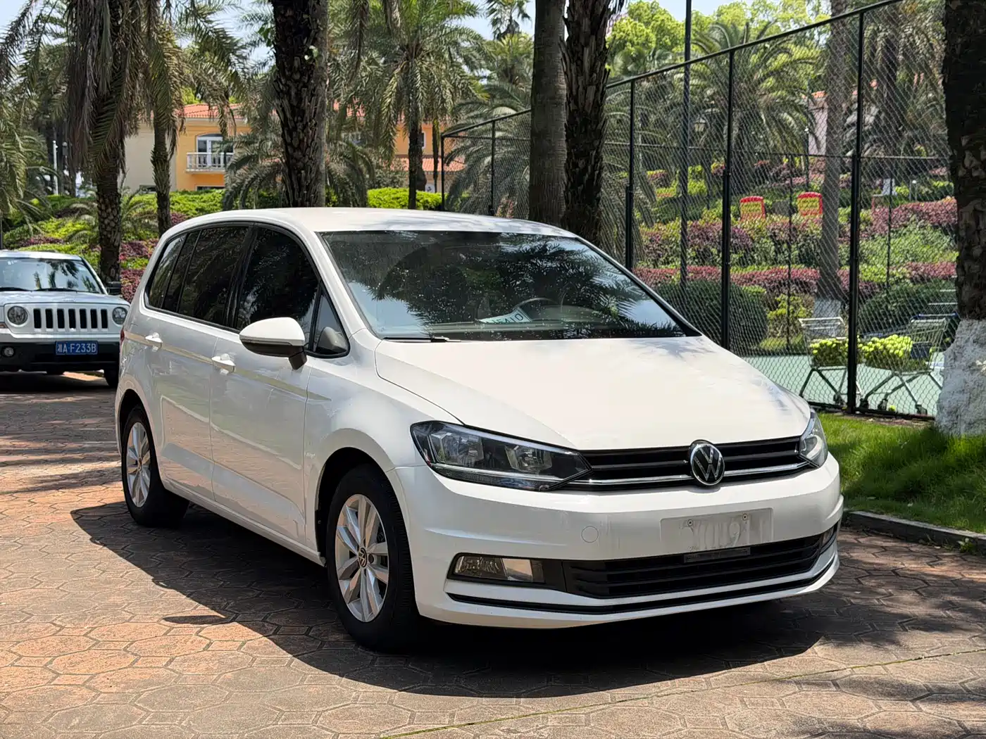 Volkswagen Touran 2021 Touran L 280TSI DSG Trend Edition 7-seater фото 3