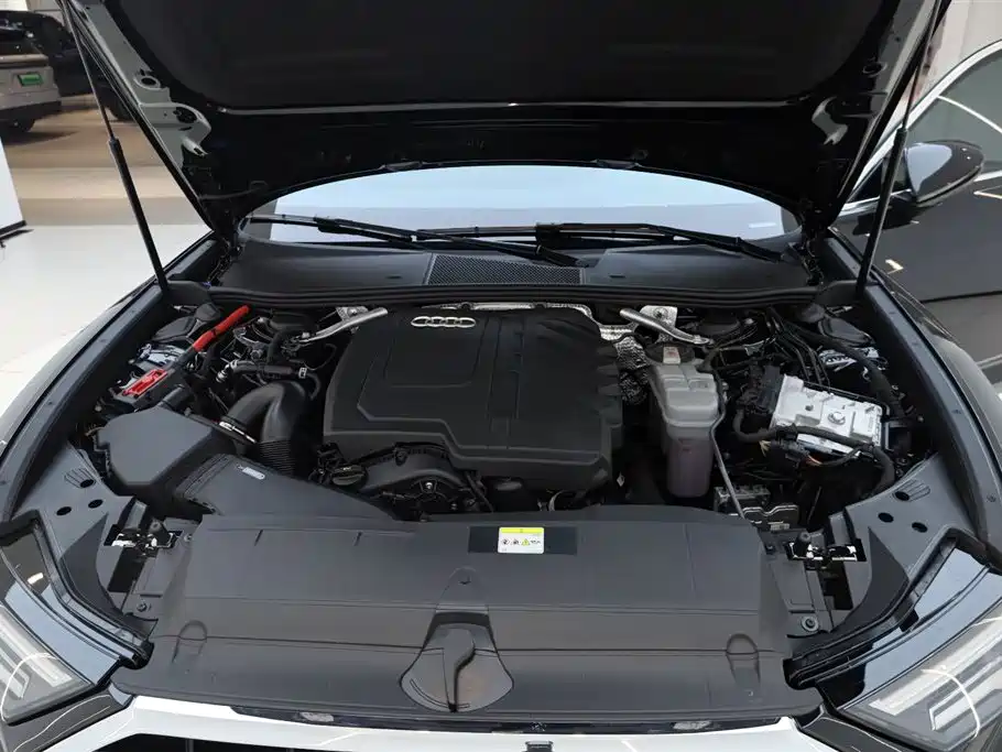 Audi A6L 2025 45 TFSI quattro Premium Sport + Exclusive Package фото 12