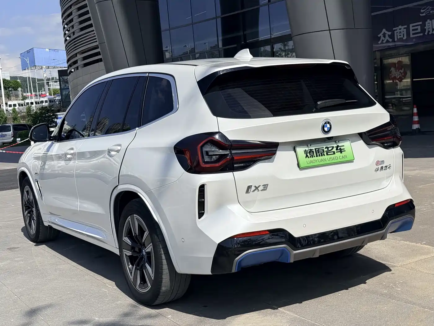 BMW iX3 2022 Leading Edition фото 6