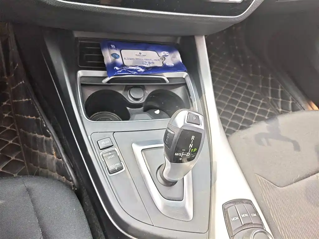 BMW 1 Series (Import) 2016 118i Leading фото 7