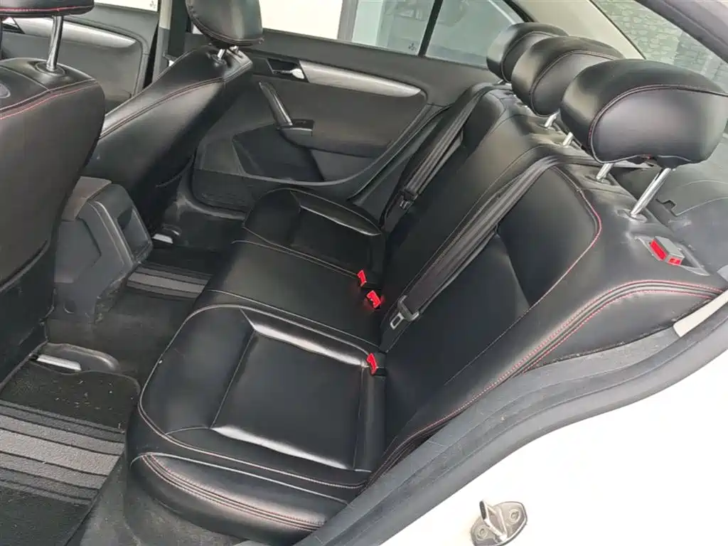 Volkswagen Lavida 2017 1.6L Automatic Comfort Edition фото 17