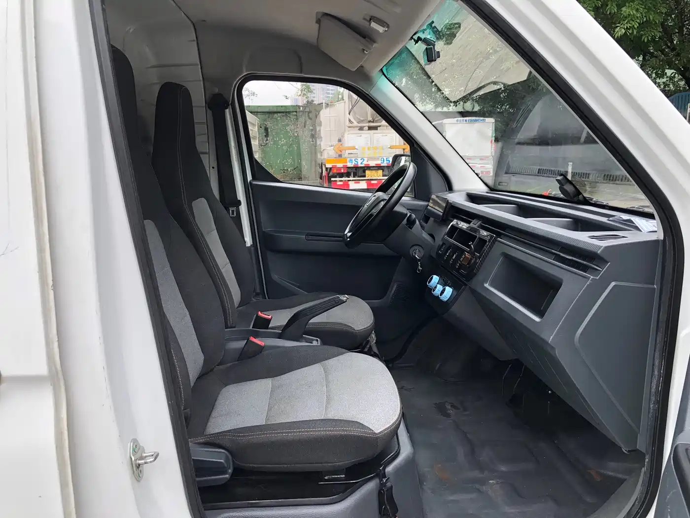 Yuan Cheng FarStar V 2024 2023 Model V6E CATL 41.86kWh Premium Edition
