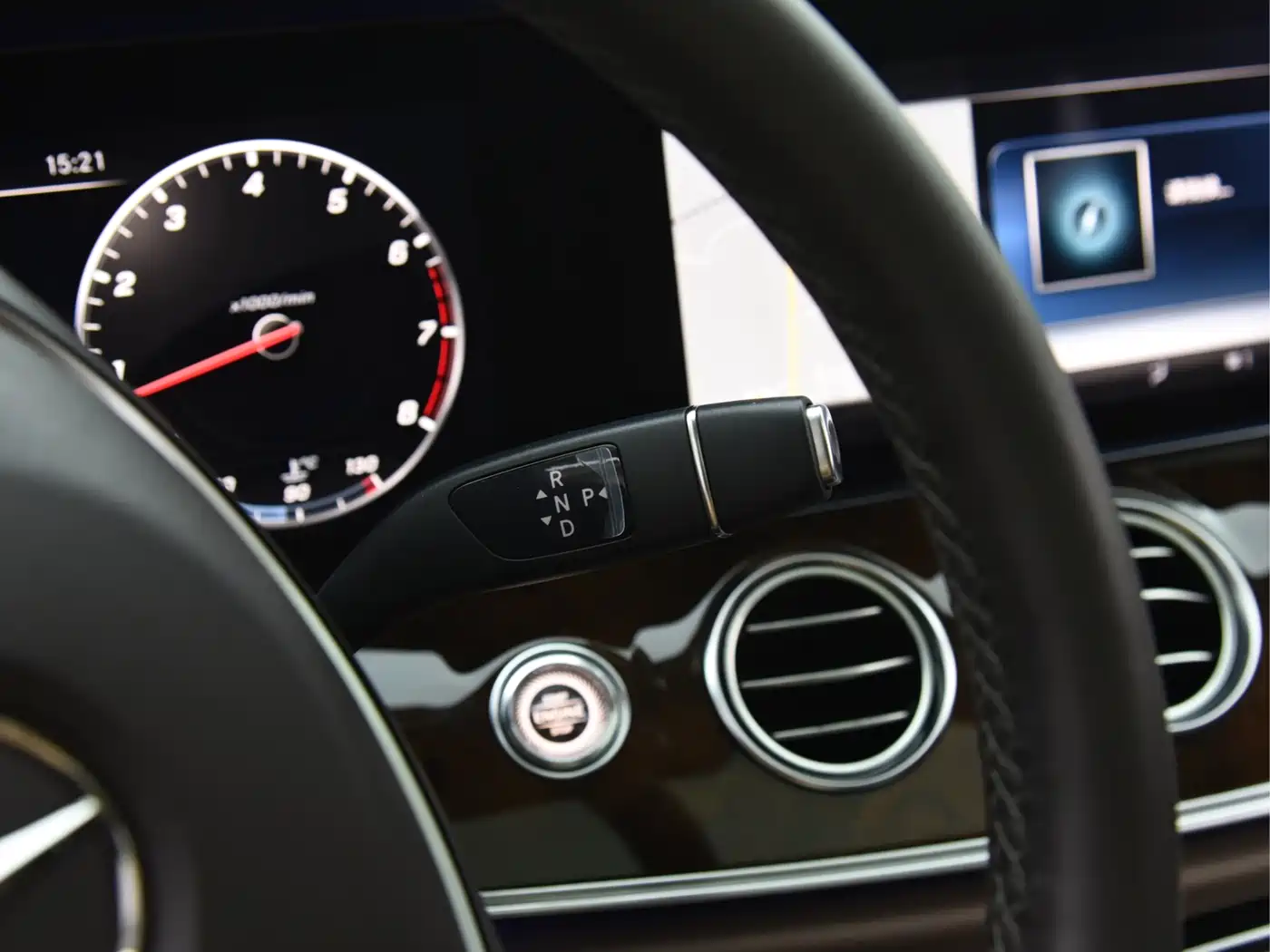 Mercedes-Benz E-Class 2018 E 300 L Luxury фото 9
