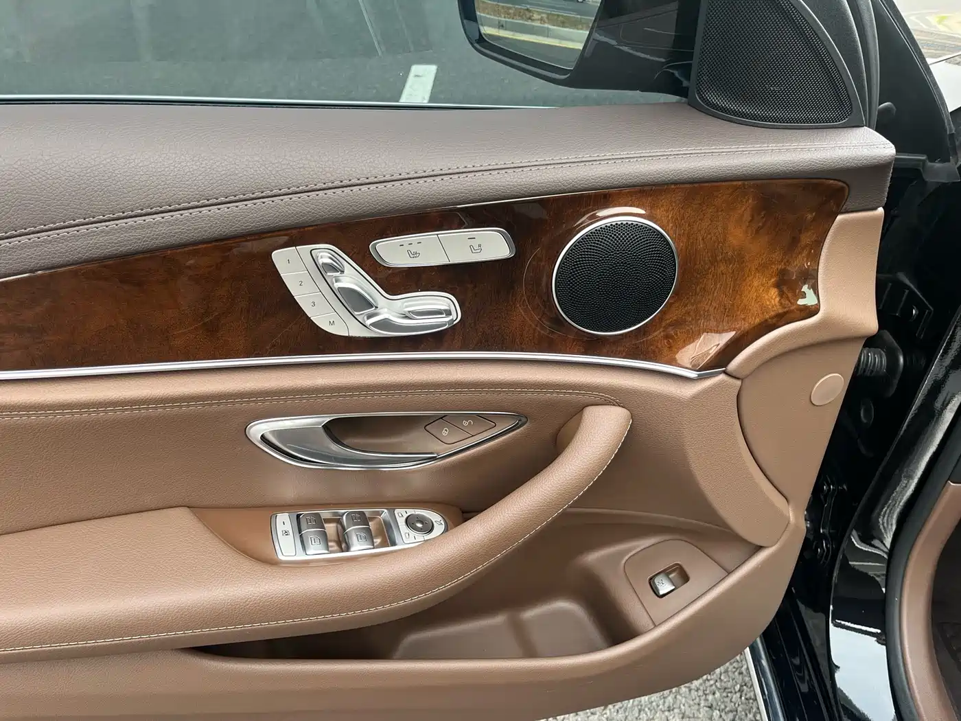 Mercedes-Benz E-Class 2018 E 300 L Luxury фото 30