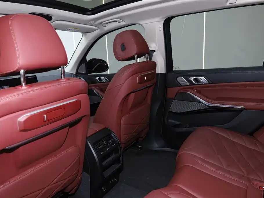 BMW X5 2023 xDrive 30Li Premium M Sport Black Night Package фото 23