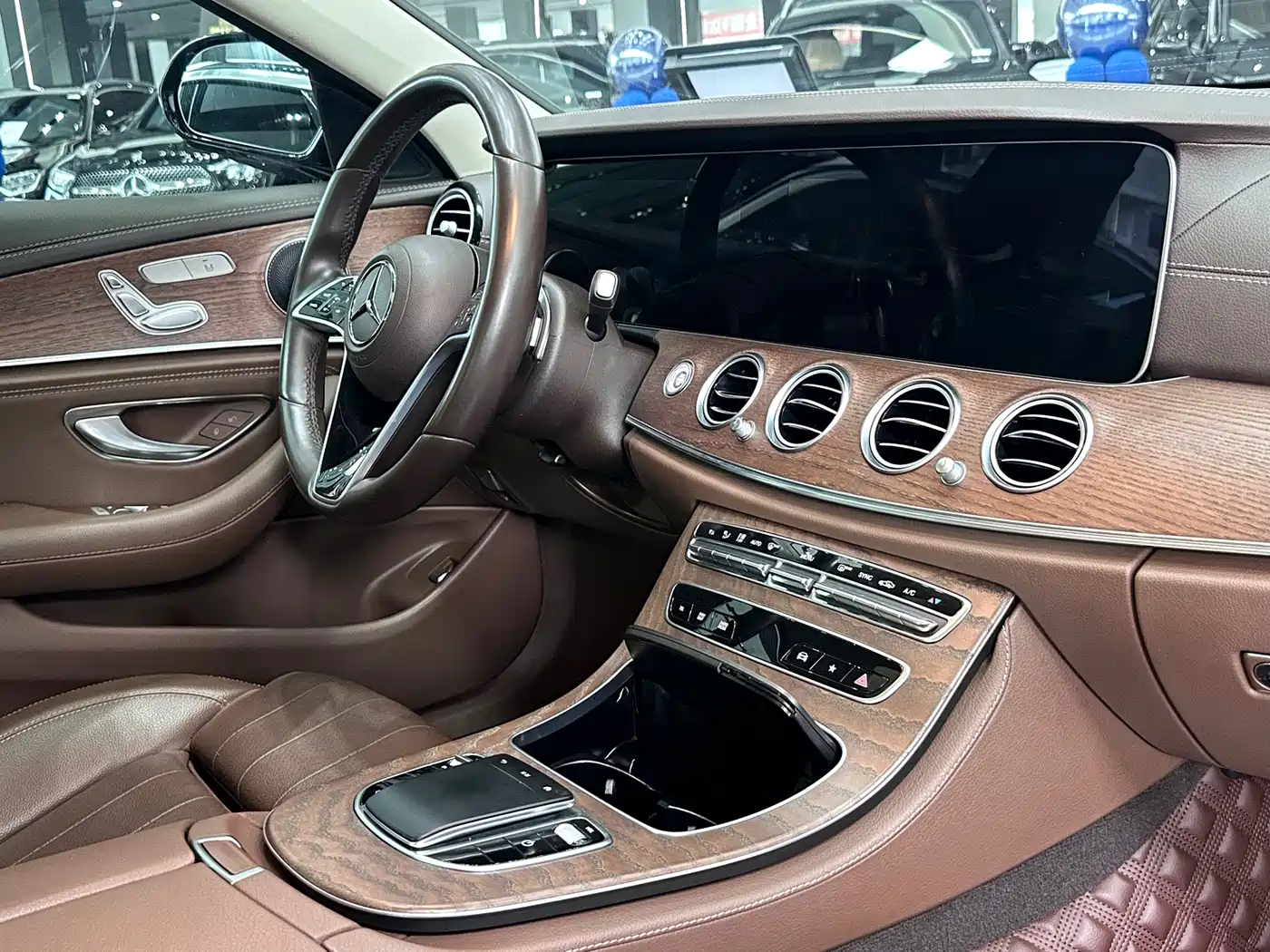Mercedes-Benz E-Class 2022 E 260 L фото 6