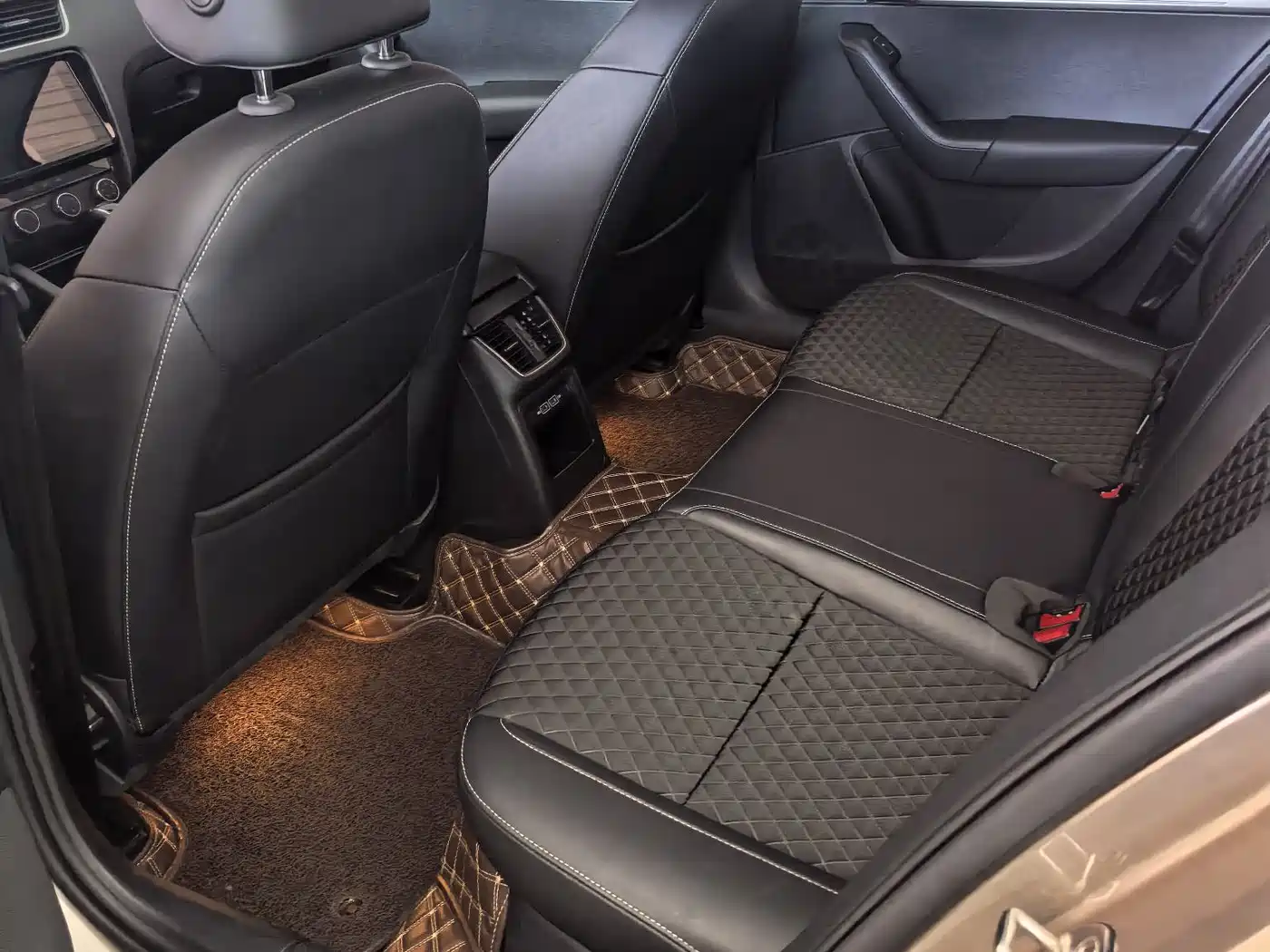 Škoda Octavia 2019 1.5L Automatic Smart Luxury China VI фото 6
