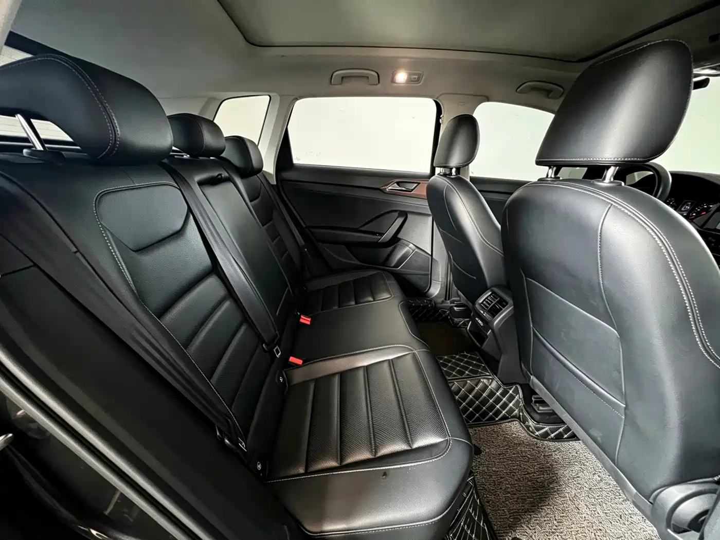 Volkswagen Tharu 2020 330TSI 4WD Luxury Edition China VI фото 20