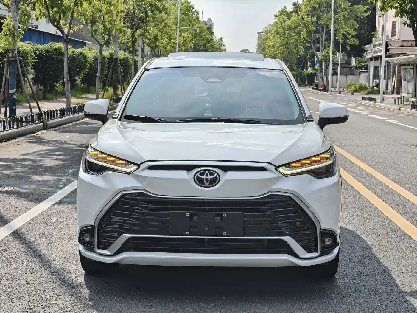 Toyota Frontlander 2023 2.0L CVT Sport Edition фото 2
