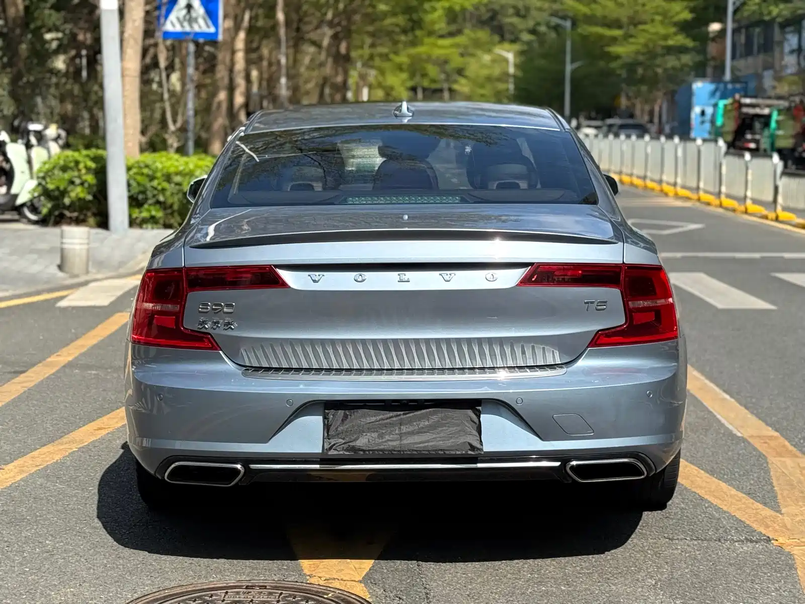 صورة 19 - Volvo S90