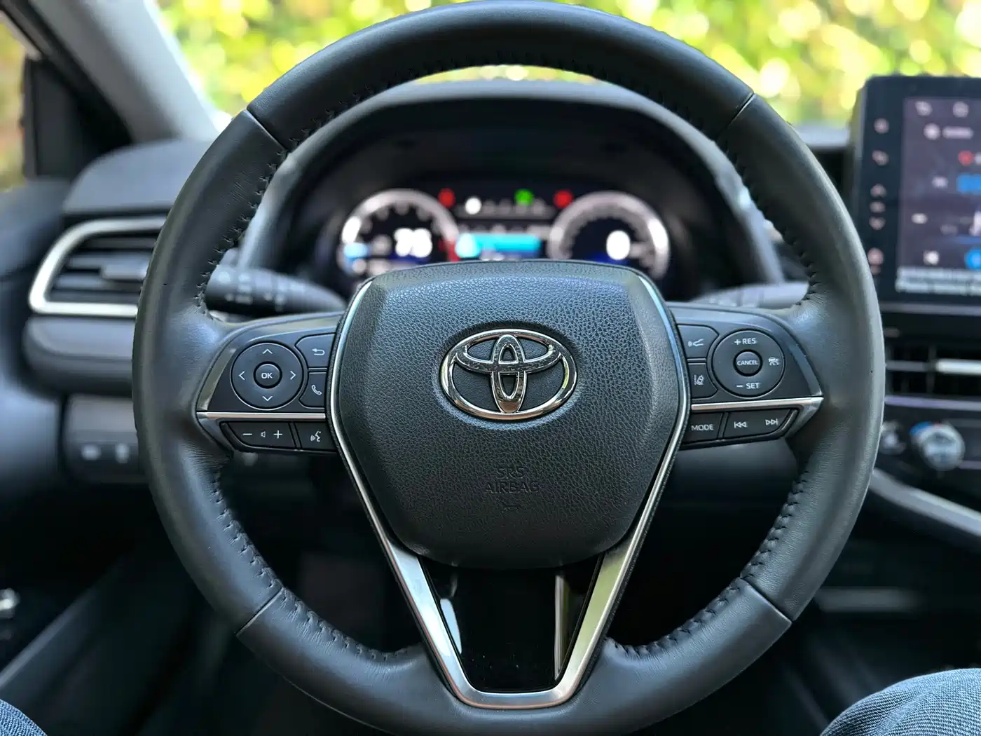 Toyota Camry 2023 2.5G Luxury Edition фото 9