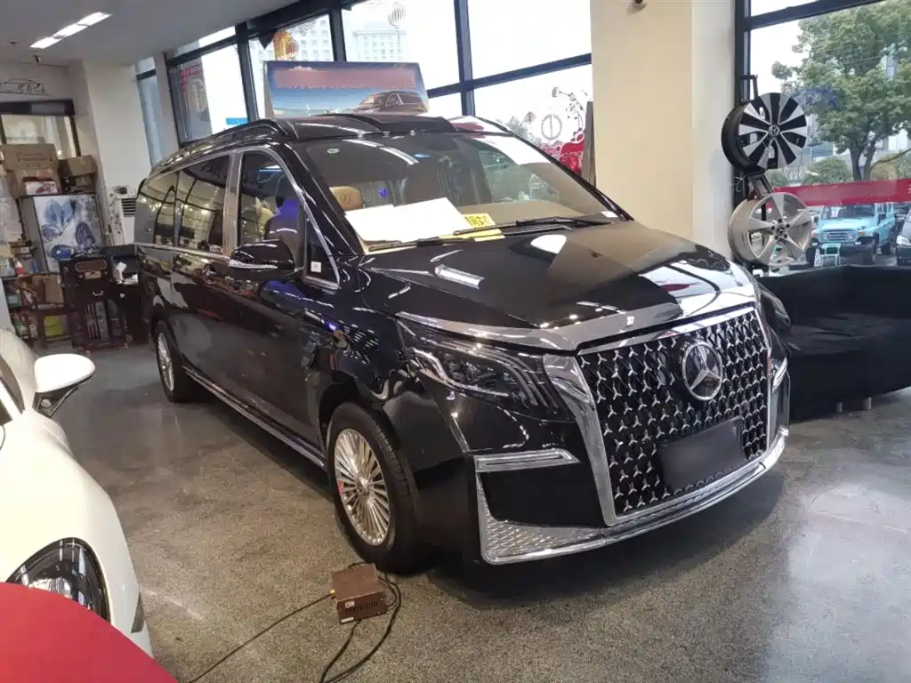 Mercedes-Benz Vito 2023 2.0T Business 7-Seater фото 4