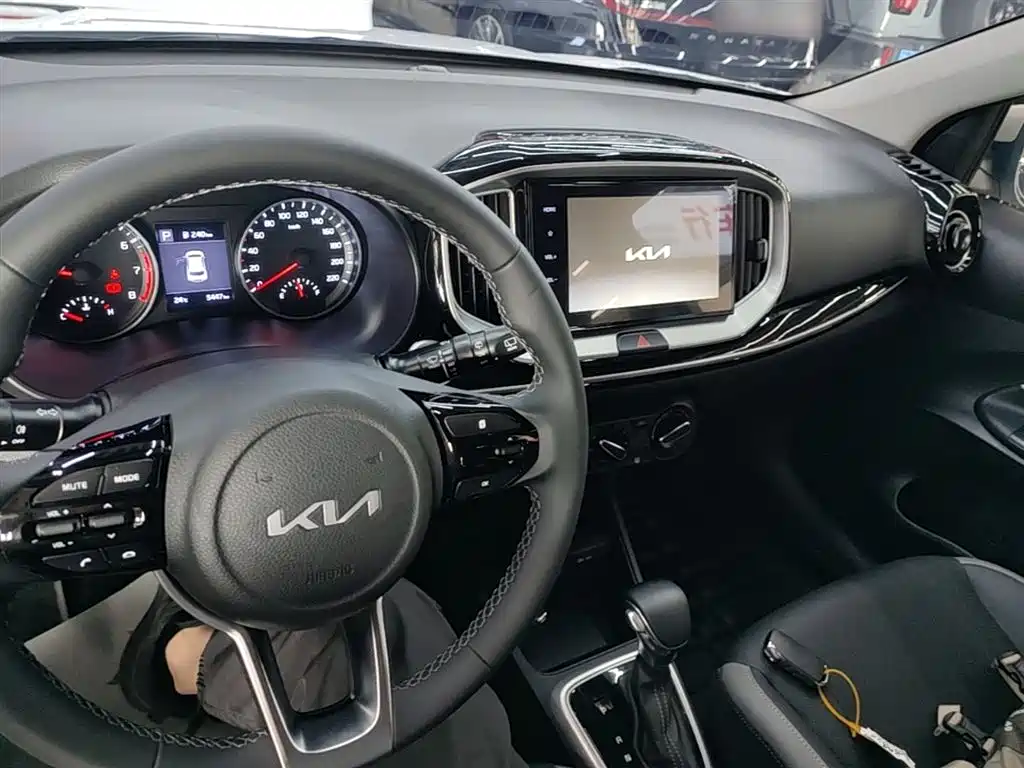 Kia KX1 2021 1.4L CVT Fun Edition фото 10