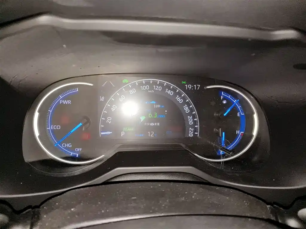 Toyota RAV4 Rongfang 2020 Hybrid 2.5L E-CVT AWD Flagship Edition фото 4