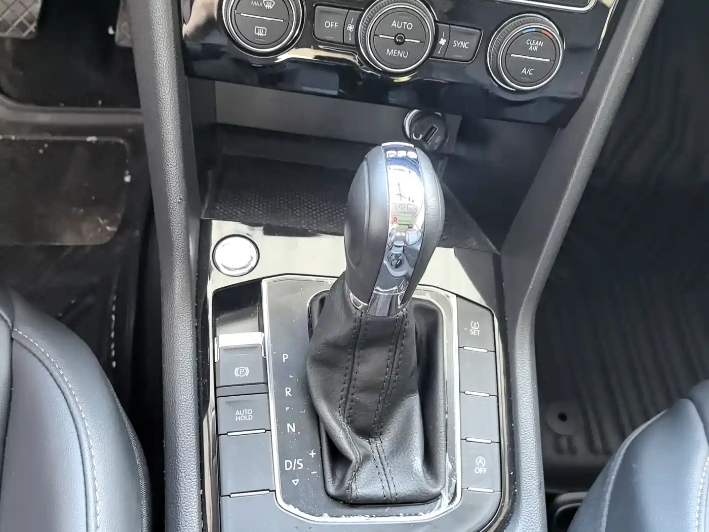 Volkswagen Tharu 2020 280TSI 2WD Comfort Edition China VI фото 4