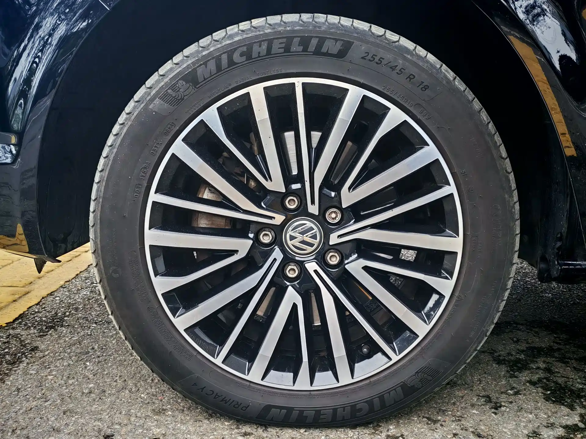 Фото 28 - Volkswagen Multivan