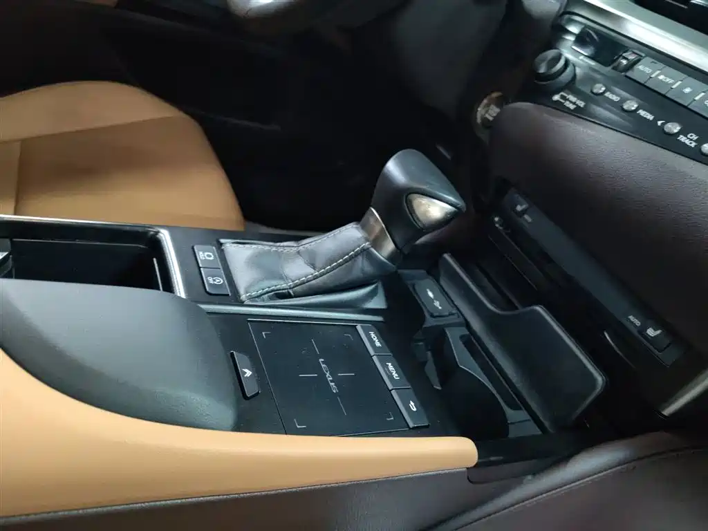 Lexus ES 2018 200 Excellence Edition China V фото 12