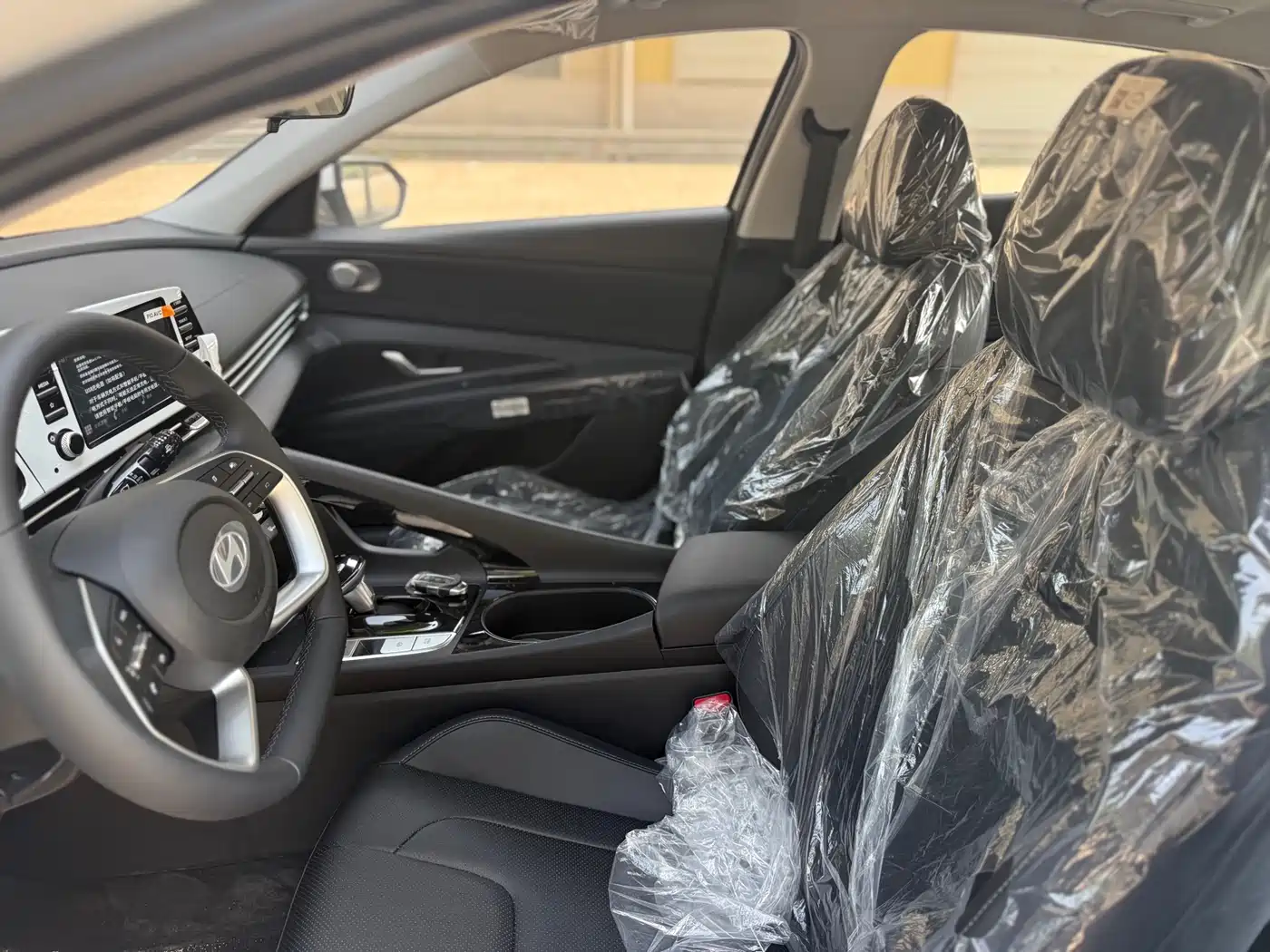 Hyundai Elantra 2023 1.5L CVT GLX Elite Edition фото 9