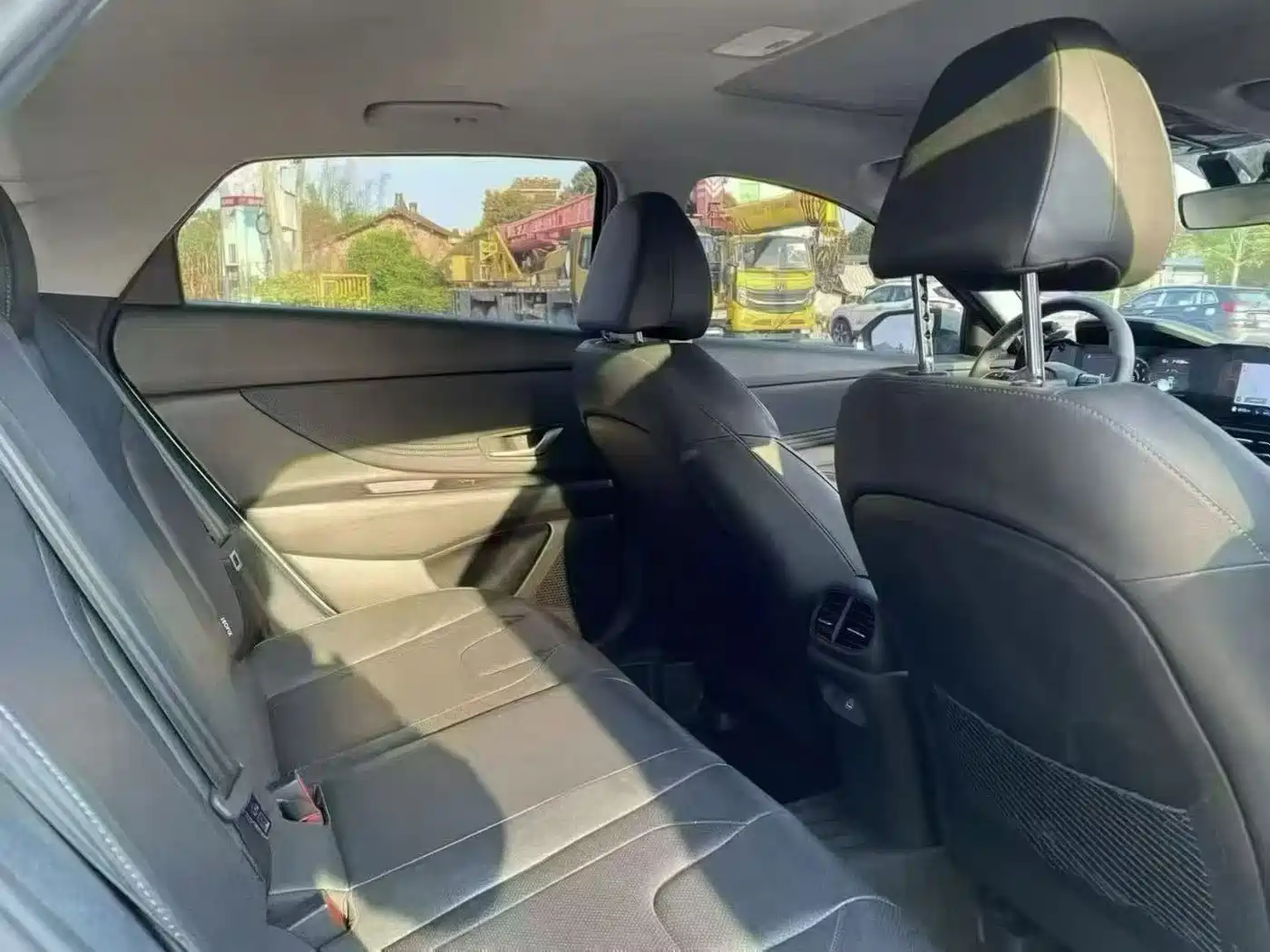 Hyundai Elantra 2021 1.5L CVT GLX Elite Edition фото 6