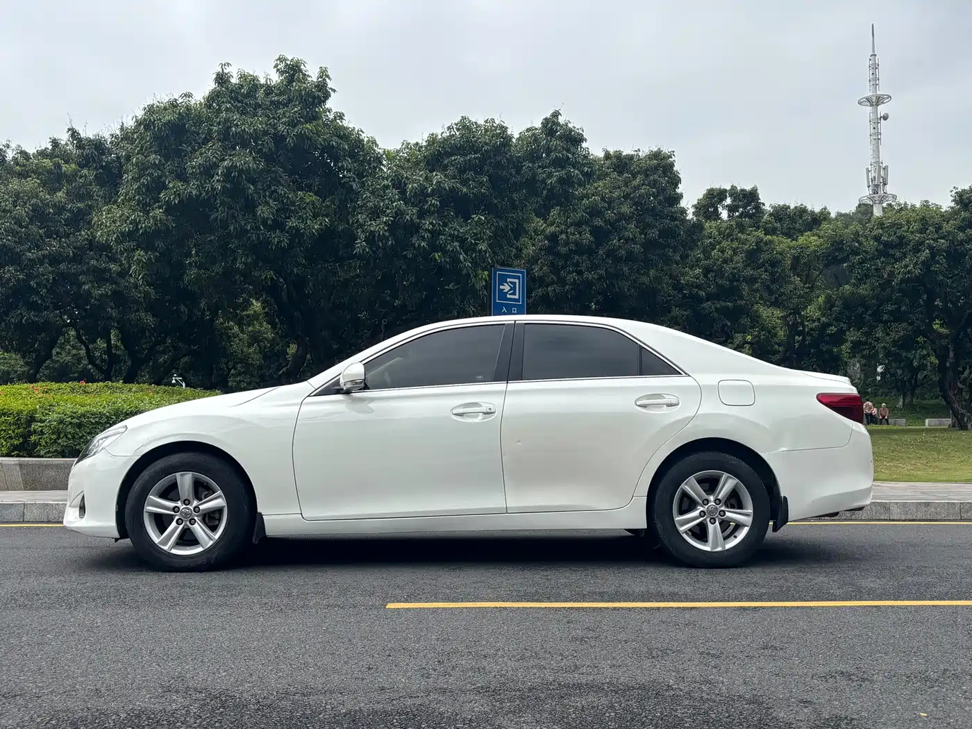 Toyota Reiz 2013 2.5S Elite Edition фото 4