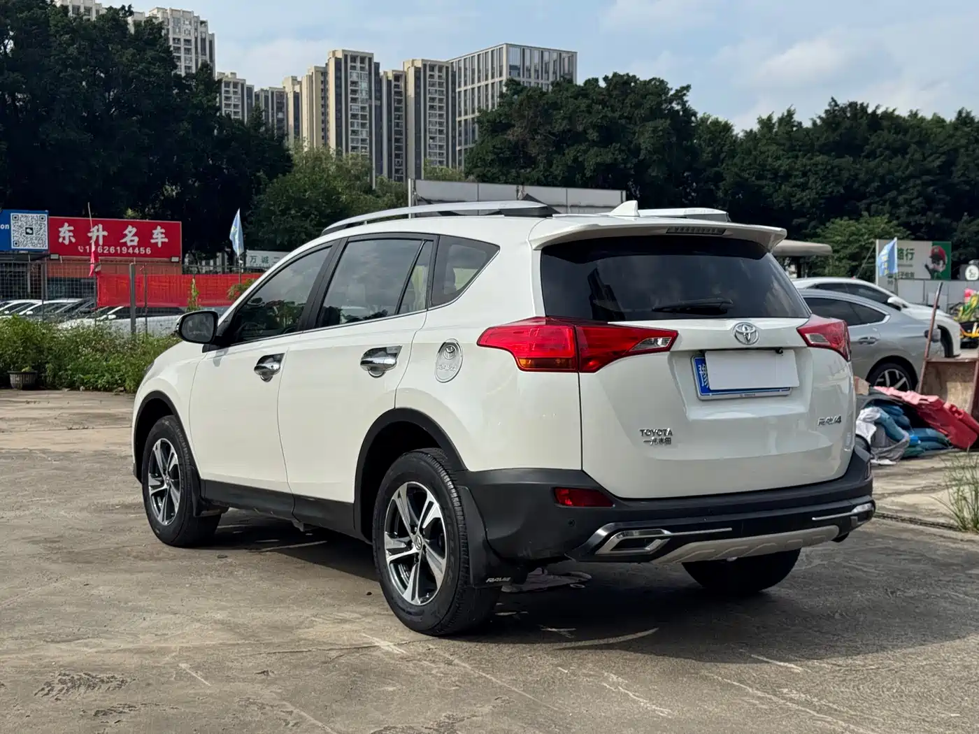 Toyota RAV4 Rongfang 2015 2.0L CVT 2WD Trend Edition фото 13