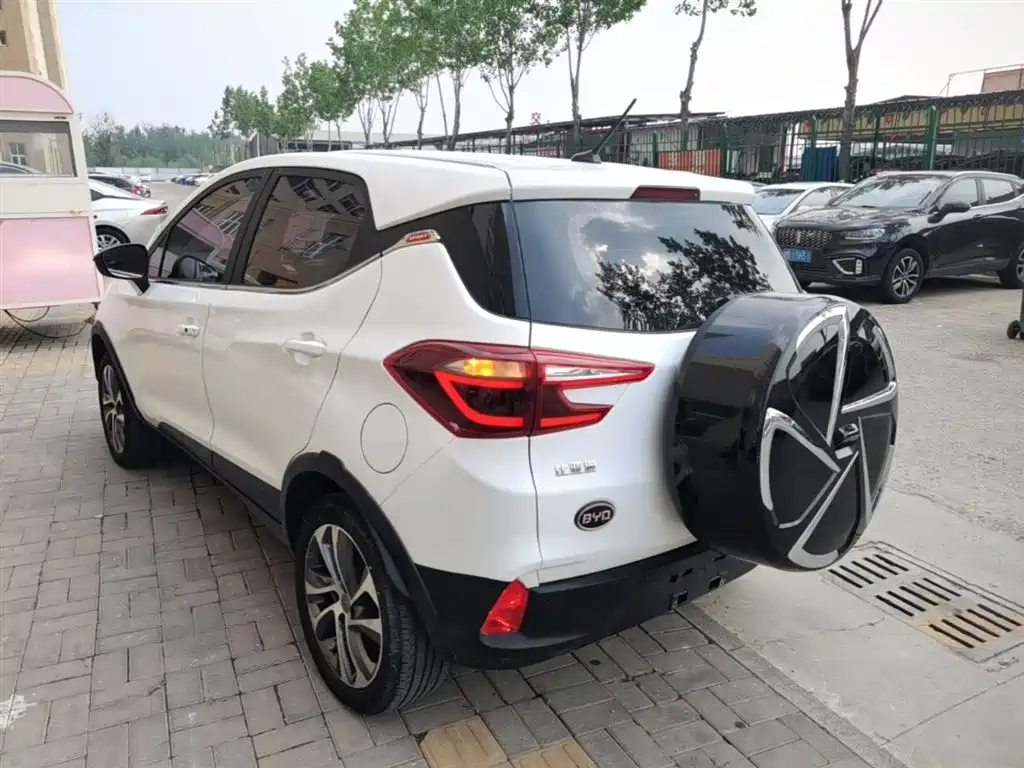 BYD Yuan 2017 1.5L Auto Cool Connect фото 5