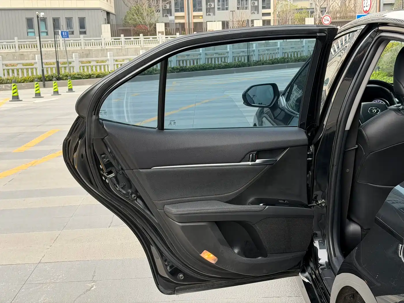 Toyota Camry 2023 2.0GVP Leading Edition фото 16