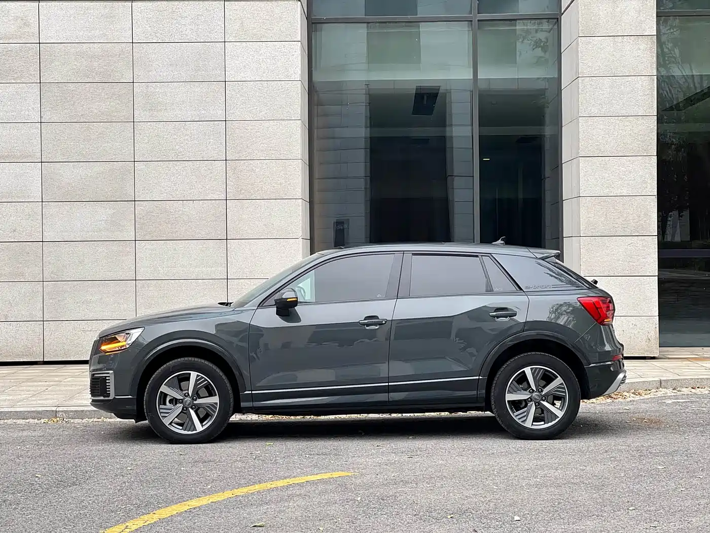 Audi Q2L e-tron 2019 Q2L e-tron Pure Electric Smart Cool Edition фото 4