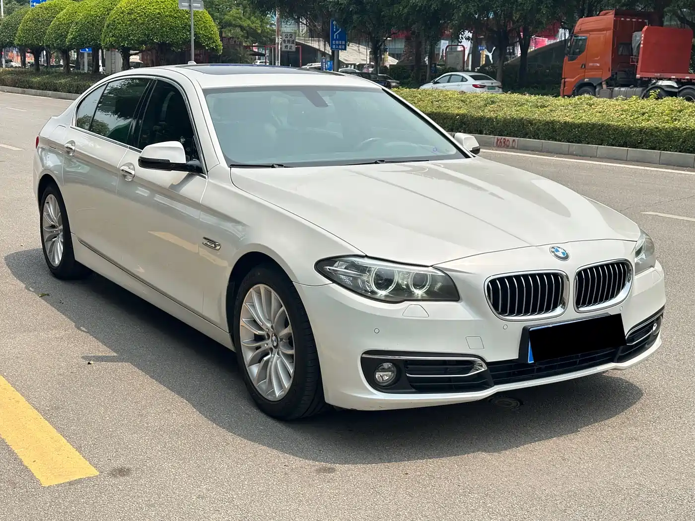 BMW 5 Series 2017 525Li Luxury Design Package фото 3