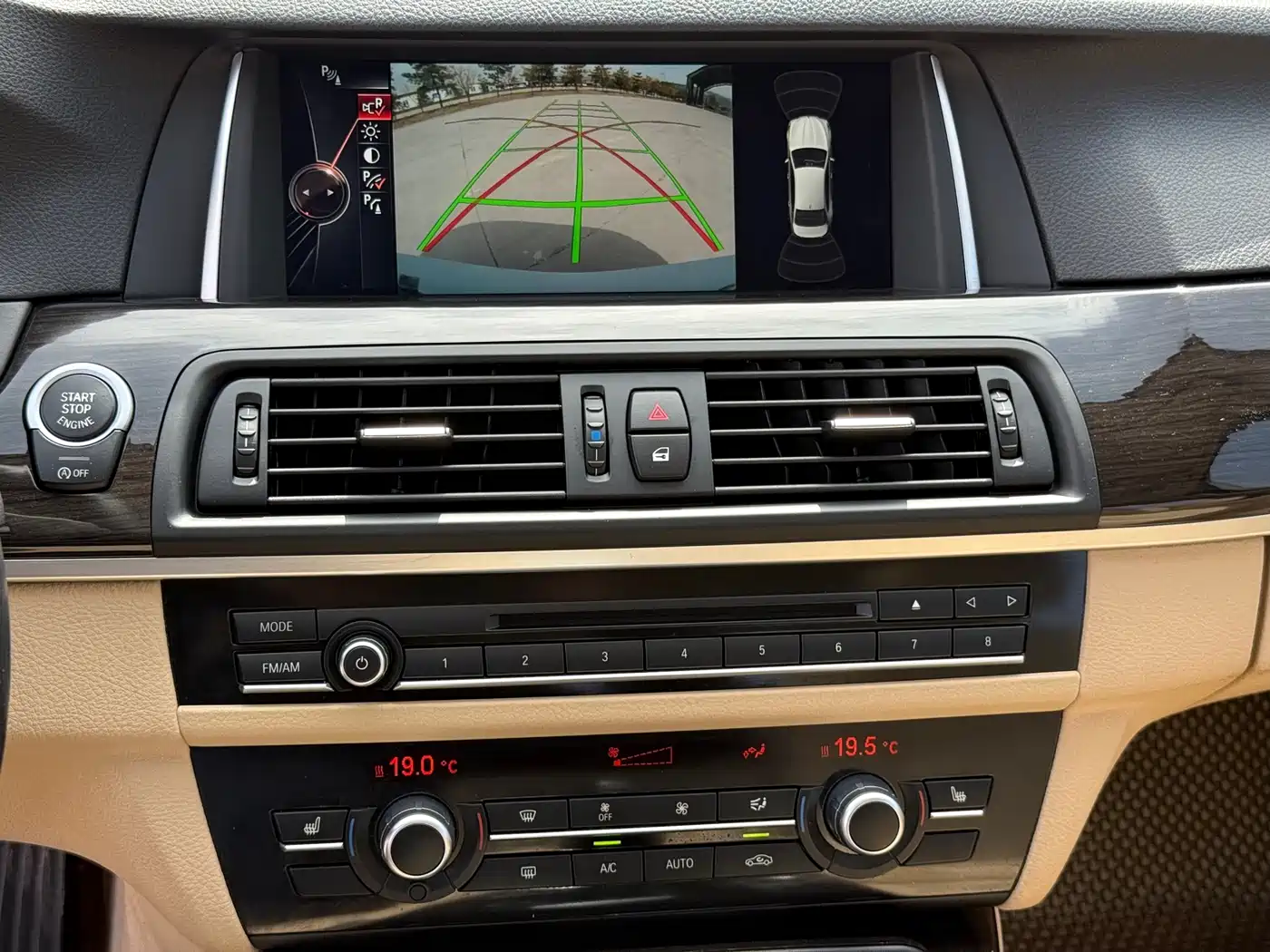 BMW 5 Series 2014 525Li Luxury Design Package фото 21