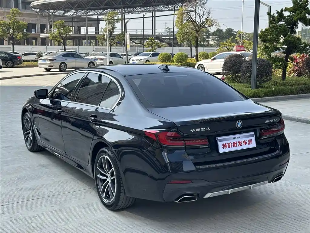 BMW 5 Series 2022 Model Second Facelift 525Li M Sport Package фото 4