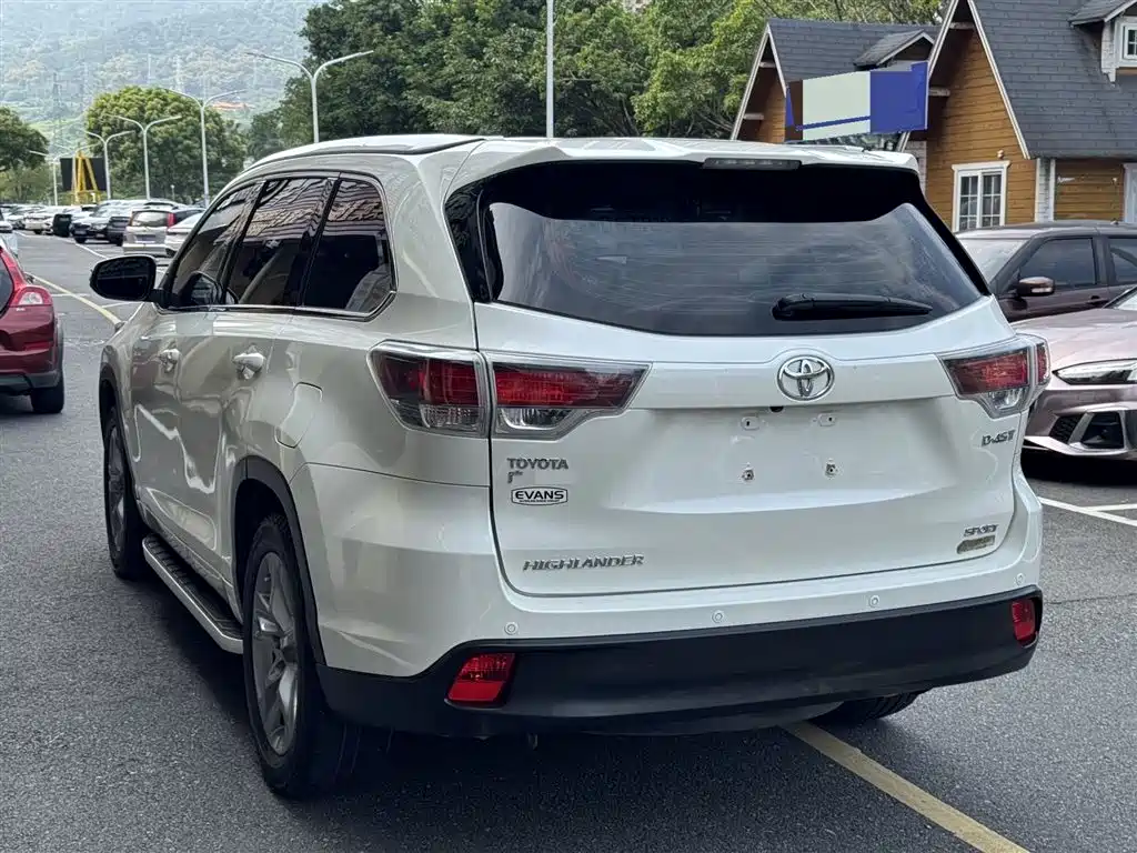 Toyota Highlander 2017 2.0T 2WD Premium 7-Seater фото 9