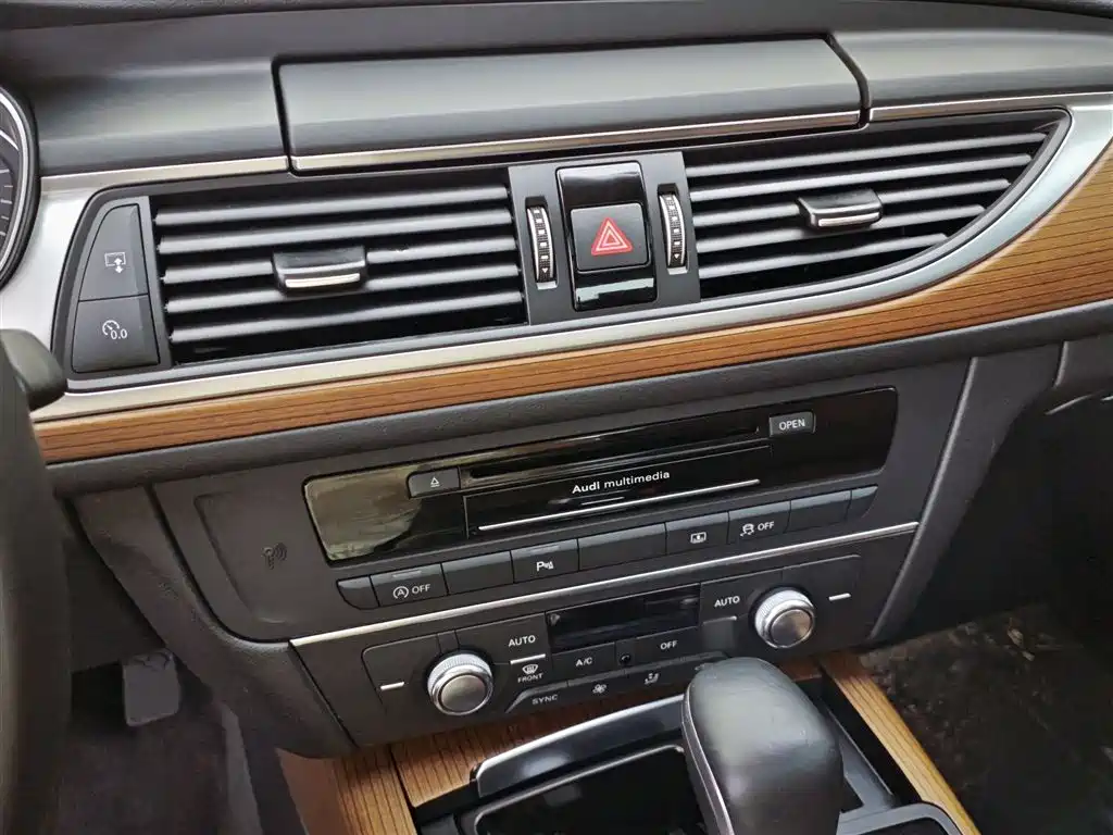 Audi A6L 2018 30th Anniversary 30 FSI Style фото 5