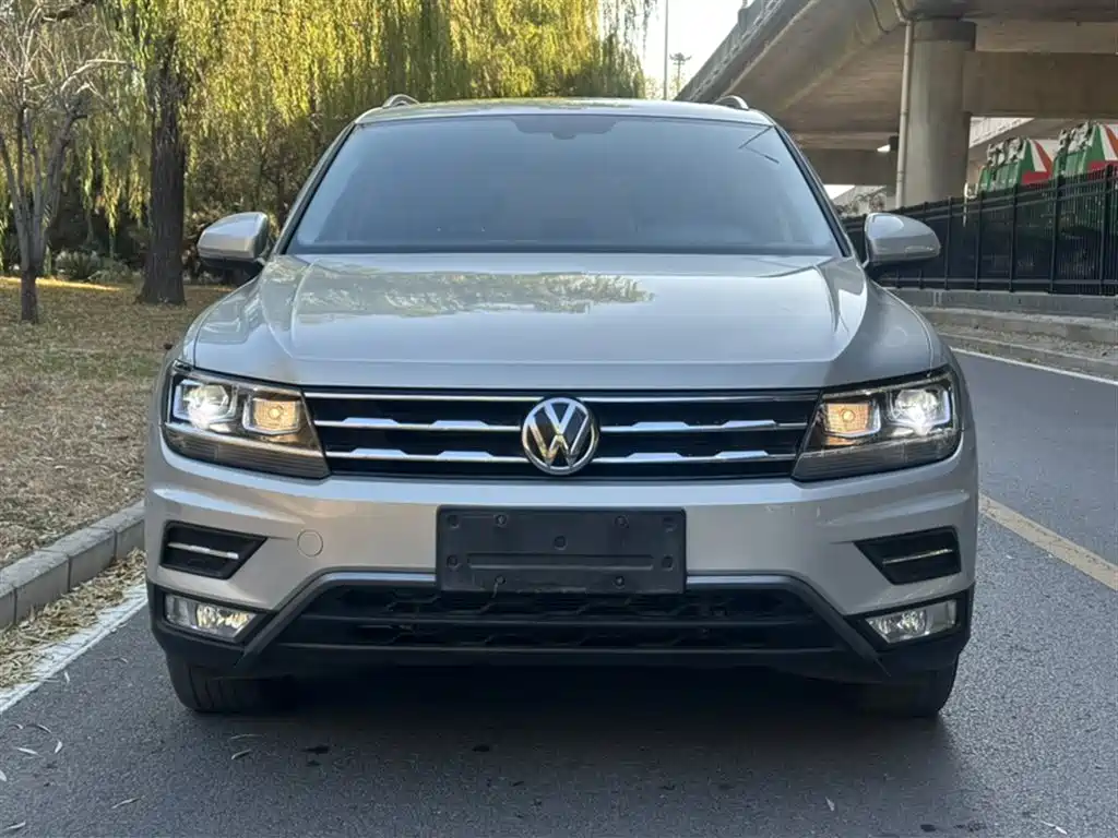 Volkswagen Tiguan L 2018 Facelift 330TSI Automatic 2WD Luxury Edition фото 29
