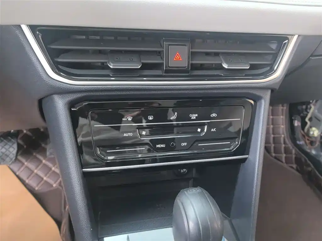 Volkswagen Tharu 2024 300TSI 2WD Full Moon Edition фото 5