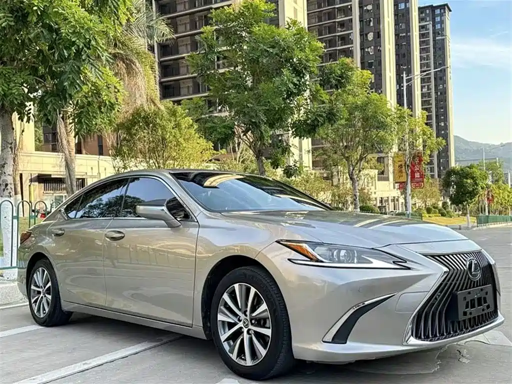 Lexus ES 2020 200 Excellence фото 3