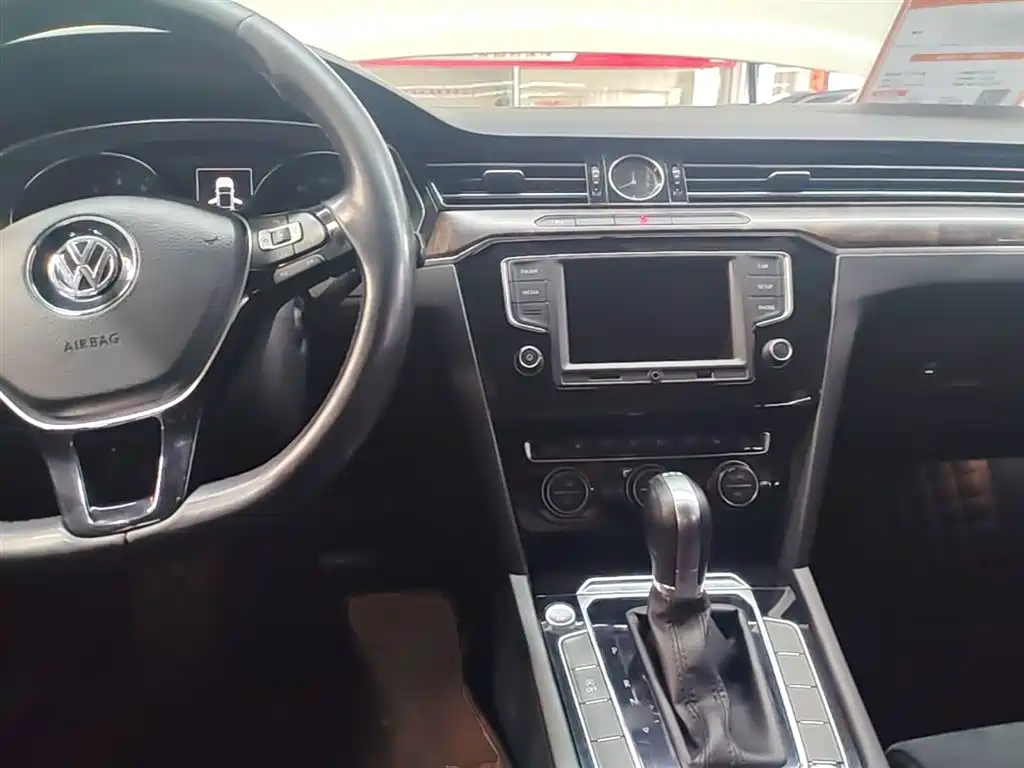 Volkswagen Magotan 2017 330TSI DSG Luxury фото 10