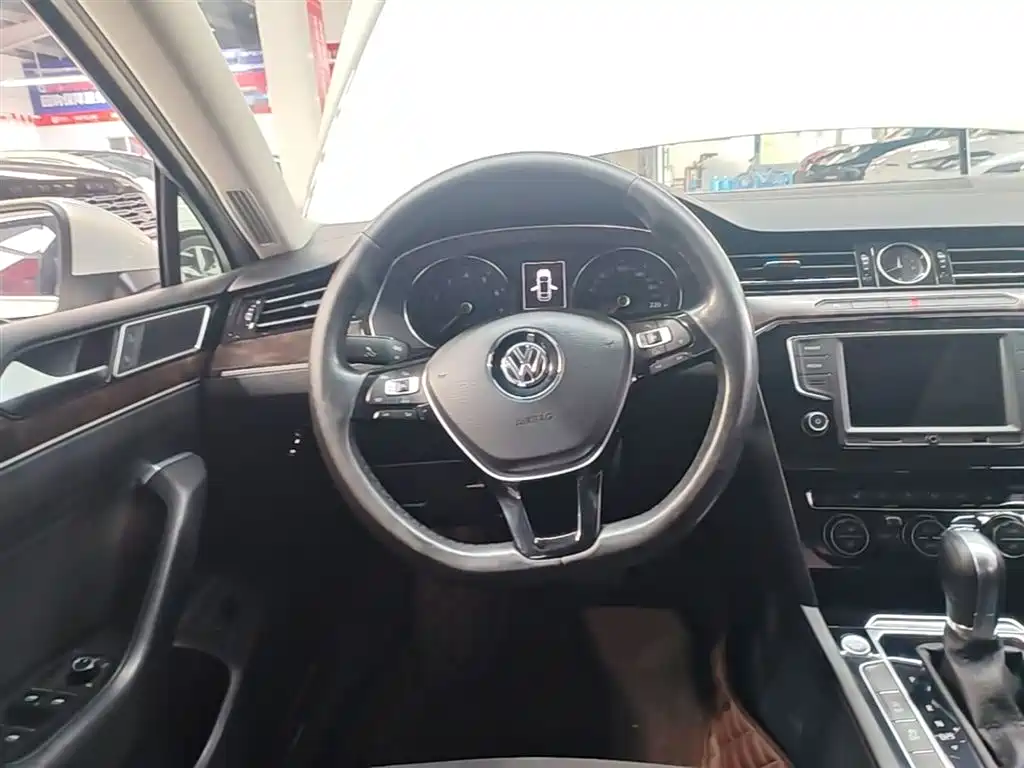 Volkswagen Magotan 2017 330TSI DSG Luxury фото 11