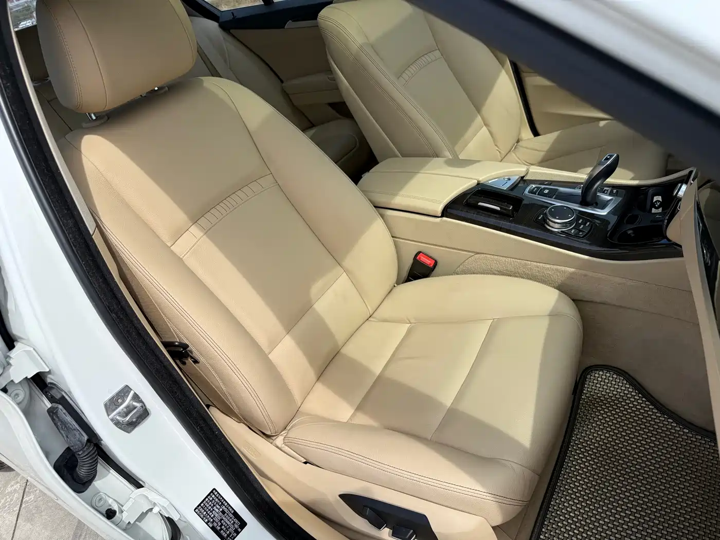 BMW 5 Series 2014 525Li Luxury Design Package фото 37