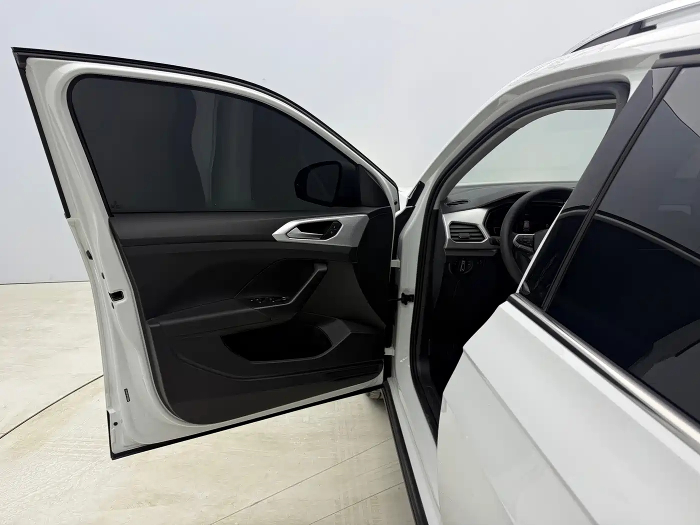 Volkswagen Tanying 2023 Model 200TSI DSG Joy Smart Connect Edition фото 8