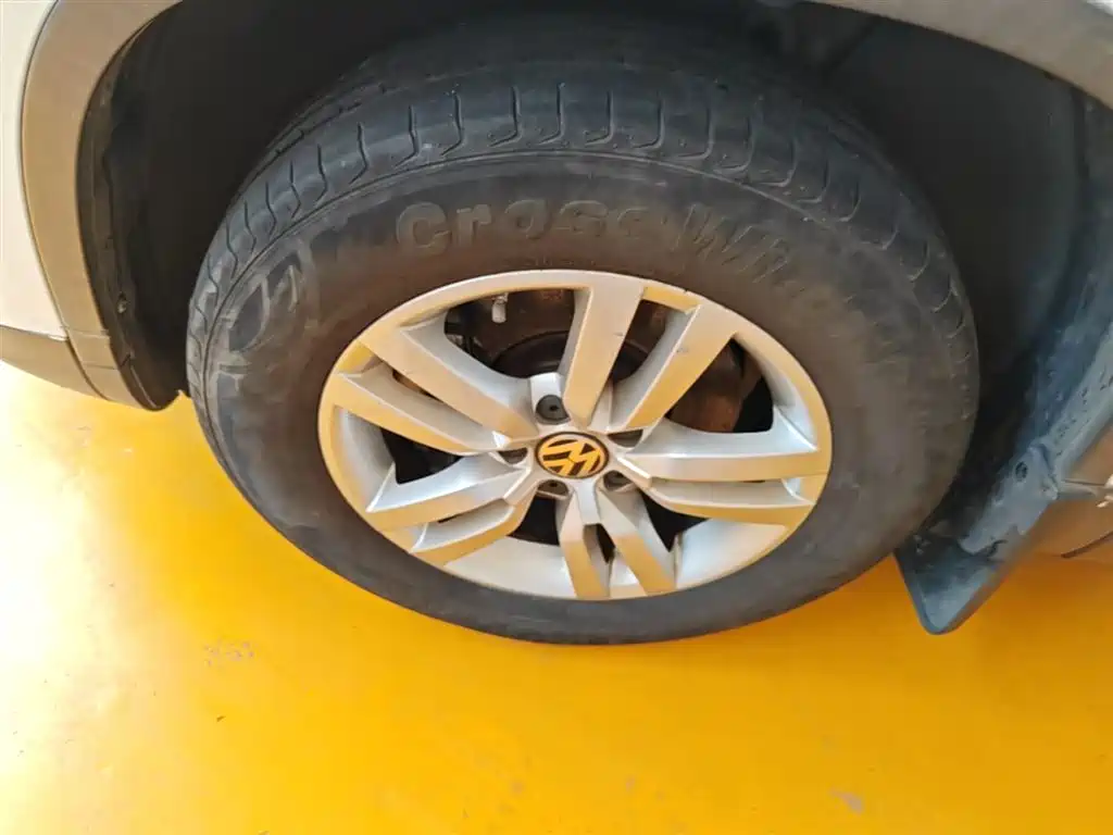 Volkswagen Tiguan 2015 1.8TSI Automatic 2WD Trendline фото 23