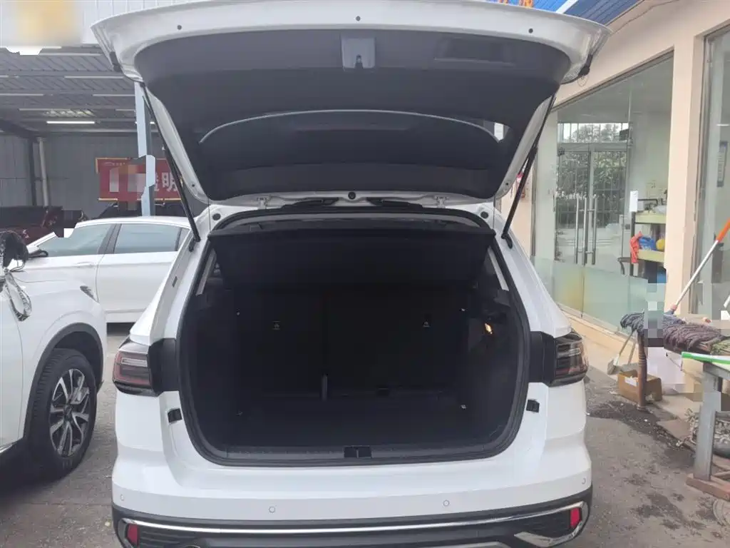 Volkswagen Tharu 2024 300TSI 2WD Full Moon Edition фото 9