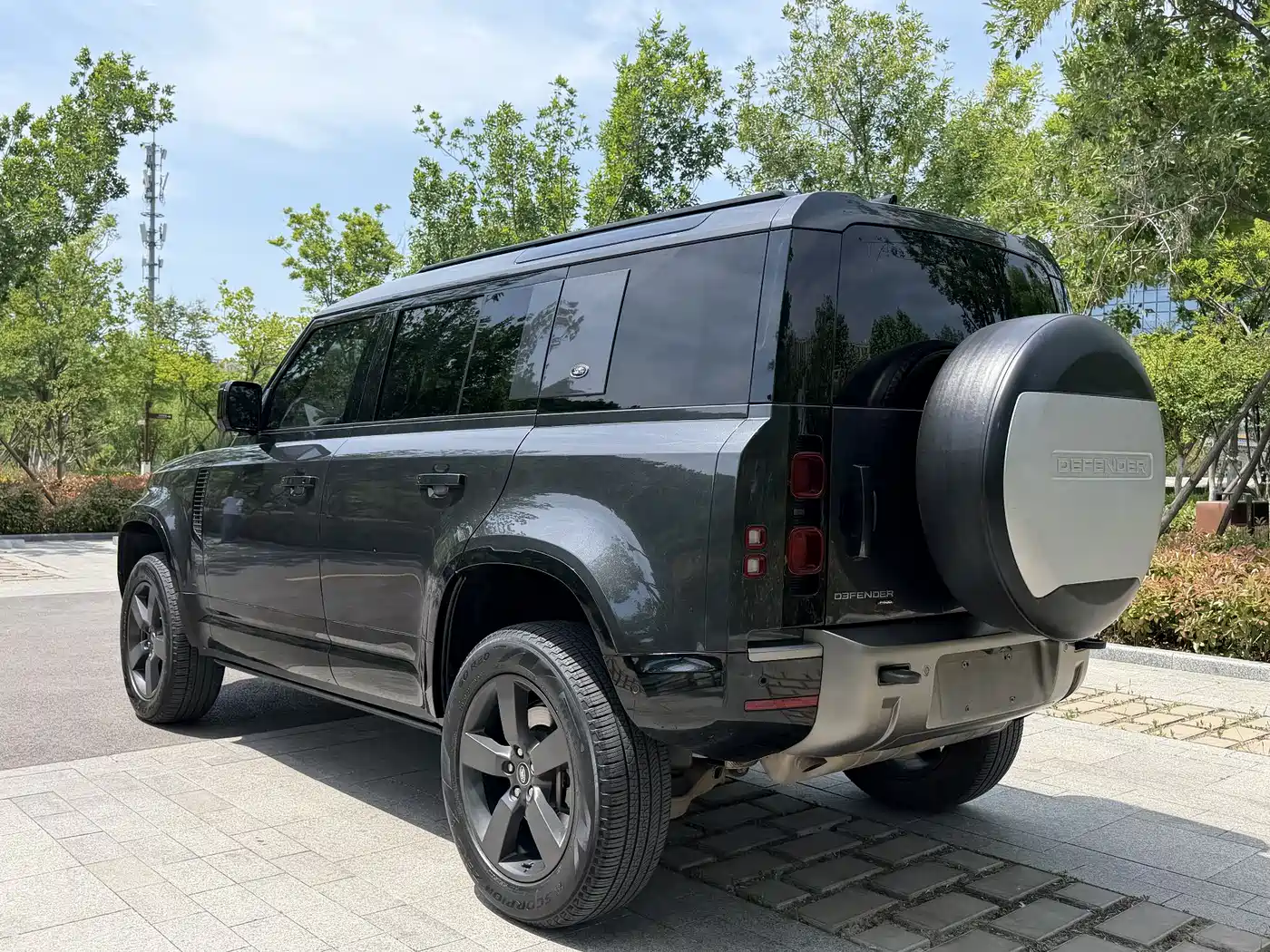 Land Rover Defender 2022 110 P400 X-DYNAMIC HSE фото 6