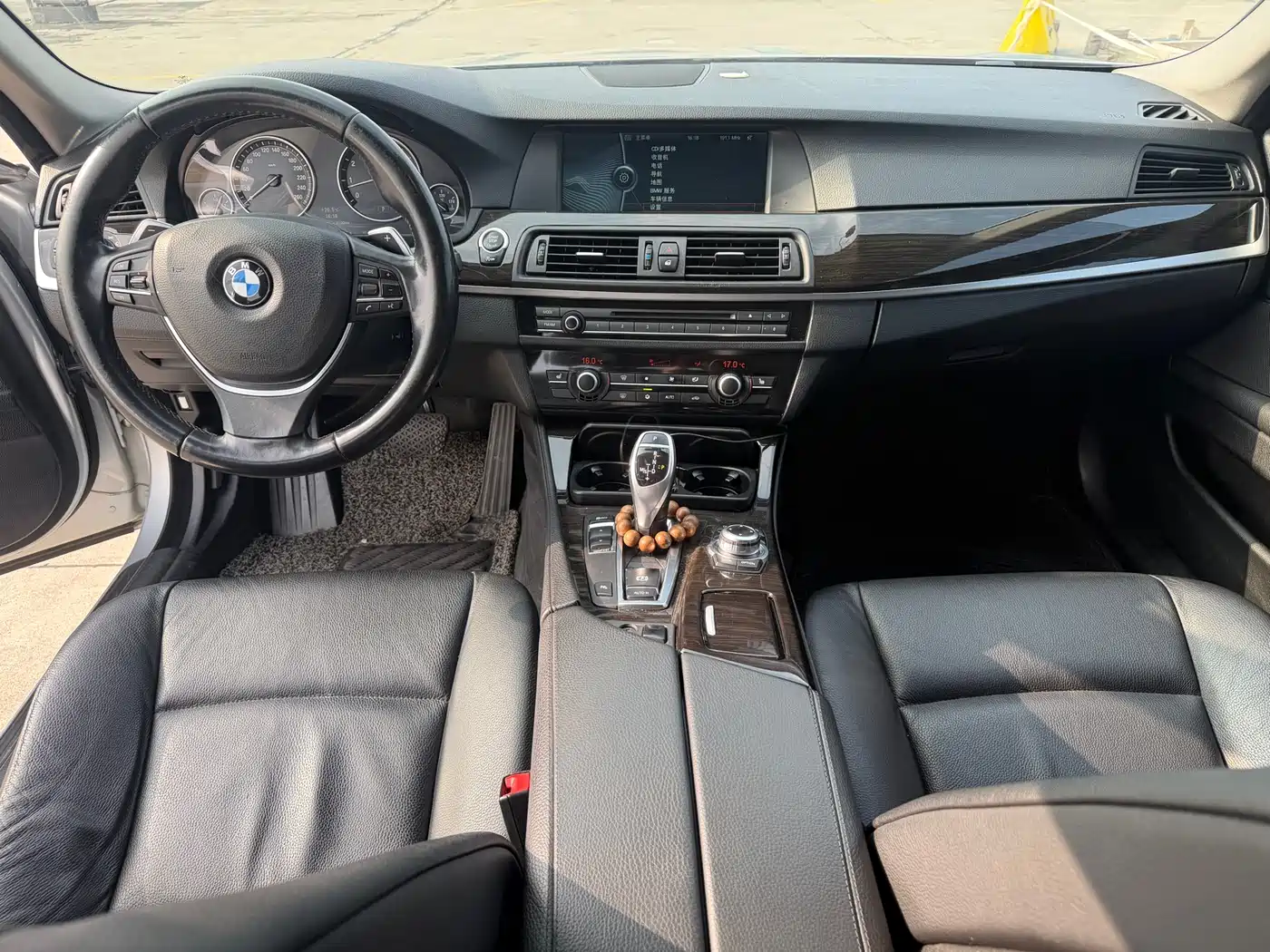 BMW 5 Series 2012 535Li Leadership фото 14