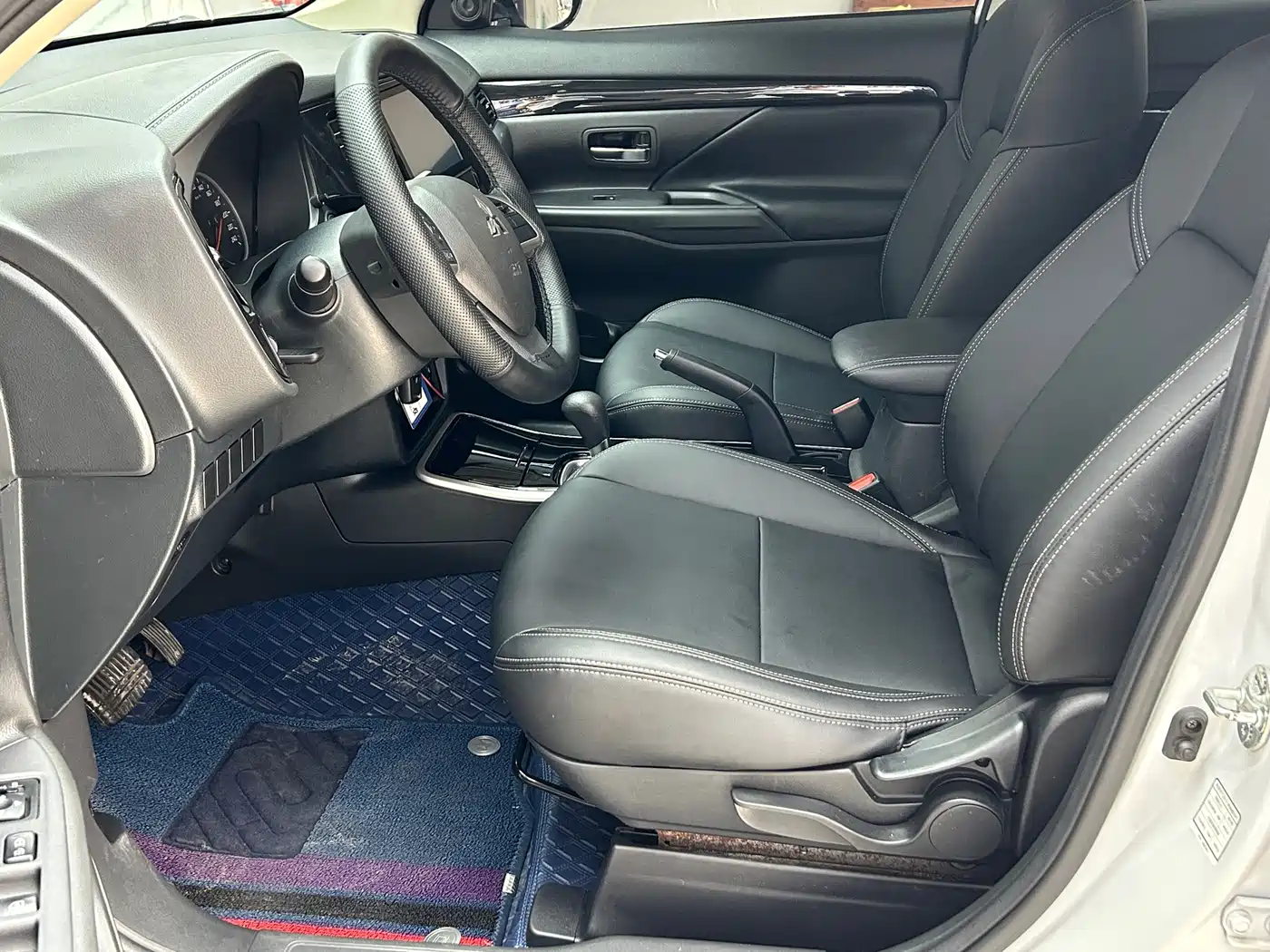 Mitsubishi Outlander 2021 2.0L 2WD Smooth Ride Version 5-Seater фото 8