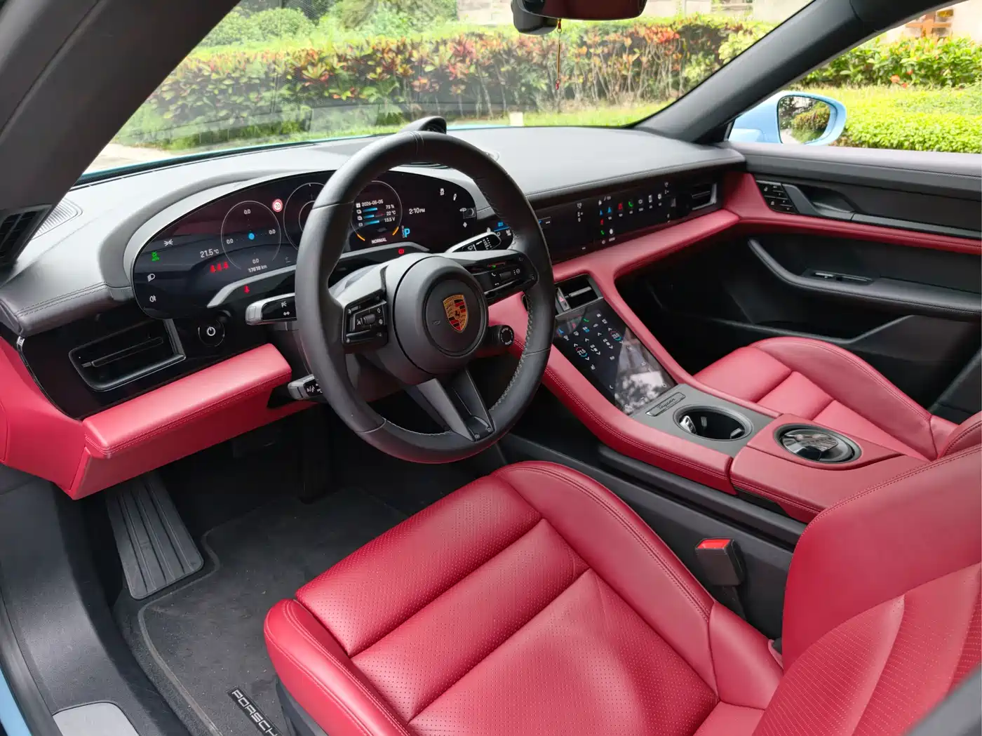 Porsche Taycan 2019 Taycan 4S фото 17